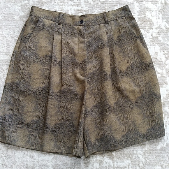 Vtg. Dana Lee Sportswear Pleated Micro Fiber High Waist Shorts - Picture 1 of 14